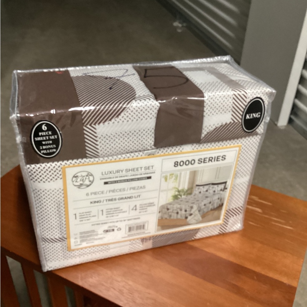Luxury 8000 Series King Sheet Set in Brown and White
